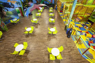 Espace repas et repos   © Mille Pattes amusement