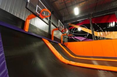 Activité intérieure   © iSaute - Centre de trampoline Montréal-Est