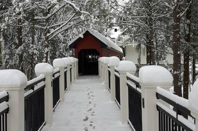 Pont couvert en hiver