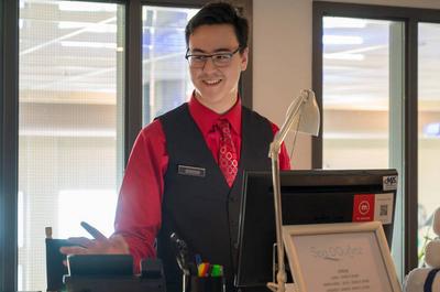 Service client   © Go Explore