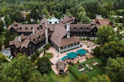 Fairmont Le Château Montebello   © OnTheGo!