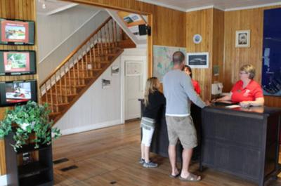 Intérieur - comptoir d'information
