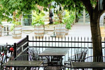 Sur la rue Principale du Vieux Chambly   © E.Doua