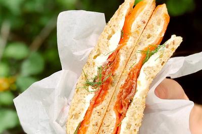 Sandwich au saumon fumé