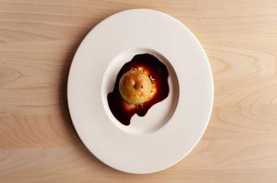 Pomme-fruit rôtie et canard confit   © Le Bistango
