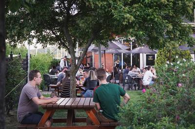 Siboire Dépôt - Terrasse   © Siboire microbrasserie