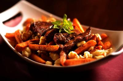 Poutine à la bavette   © Au Pavillon Noir