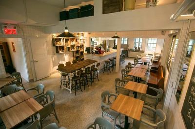 Bistro Intérieur   © Manoir d'Youville
