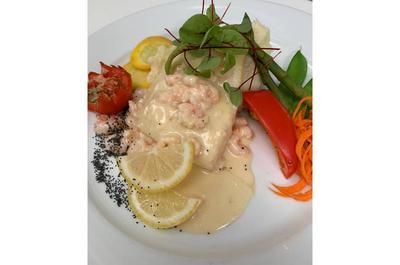 Flétan sauce triple crème et crevettes   © J.Cain