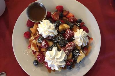 Gauffre aux fruits   © Restaurant de l'Auberge La Coulée Douce