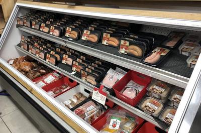 Comptoir de charcuteries   © Chez Perron