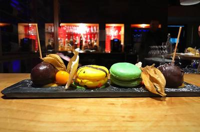 Macarons et Cake Pop   © Par Mo/M.Parent