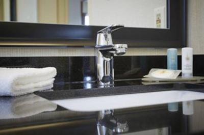Salle de bain   © Hôtel Confort Inn Val d'Or