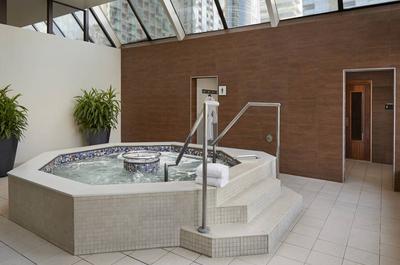 Bain-tourbillon   © Le Centre Sheraton Montréal