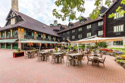 Terrasse Fairmont Le Château Montebello   © Fairmont Le Château Montebello