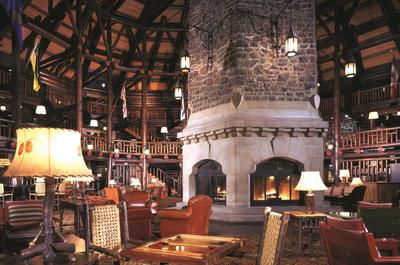 Lobby Fairmont Le Château Montebello   © Fairmont Le Château Montebello
