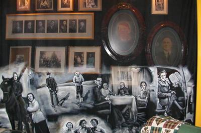 Le salon des années 40   © Le Dispensaire de la Garde