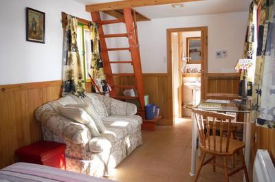 Intérieur du chalet du ruisseau