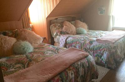 Chambre corail avec salle de bain