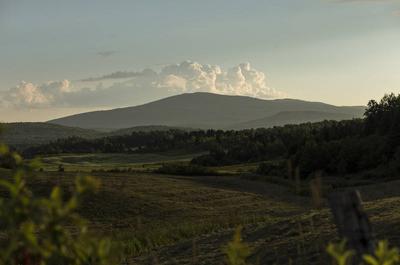 Paysage à la ferme - La montagne du diable