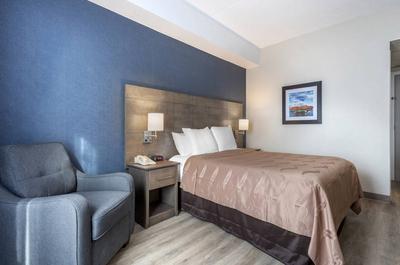 Chambre 1 lit Queen   © Choice Hotels Canada