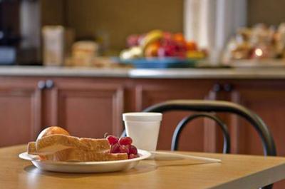 Petit-déjeuner continental