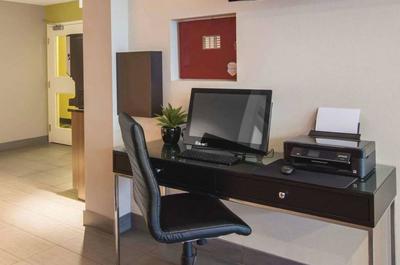 Centre d'affaire   © Comfort Inn L'Ancienne-Lorette