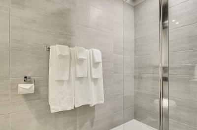 Salle de bain chambre supérieure