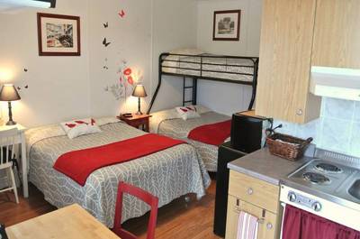 Chambre pour 5 personnes avec cuisinette   © Motel sans Frontière