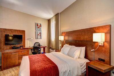 Chambre à 1 grand lit