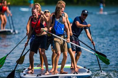 Course en SUP géant lors du MTL SUP FEST   © M.Hitelman