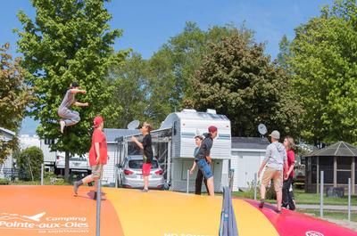 Trampoline géant