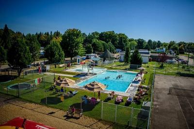 Piscine familiale   © Camping Choisy