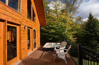 Spa privé à tous les chalets   © Chalets Évasion