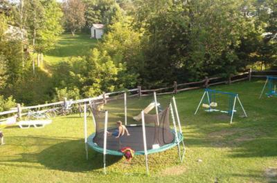 Vue sur l'aire de jeux