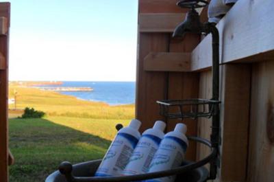 Douche extérieure avec vue sur mer