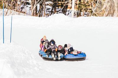 Piste de glissade en hiver